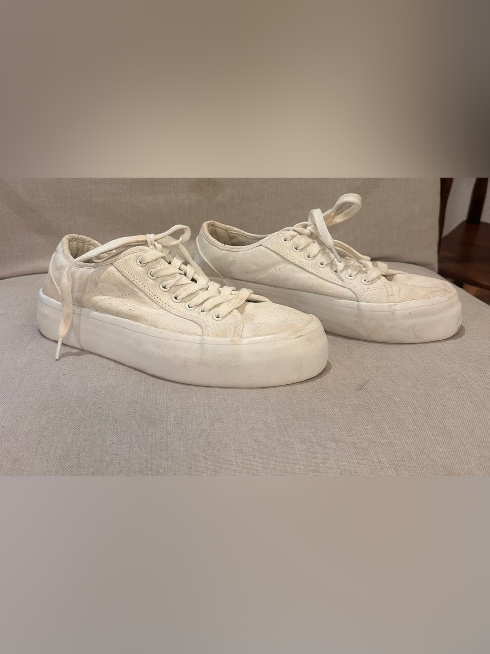 Women's Cream Low-Top Platform Sneakers - Minimal Lace-Up Style